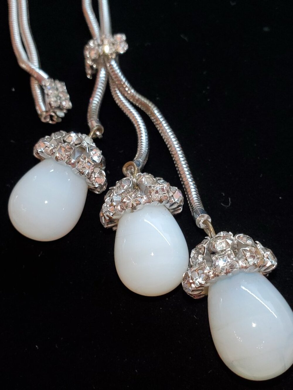 TRUE VINTAGE NECKLACE